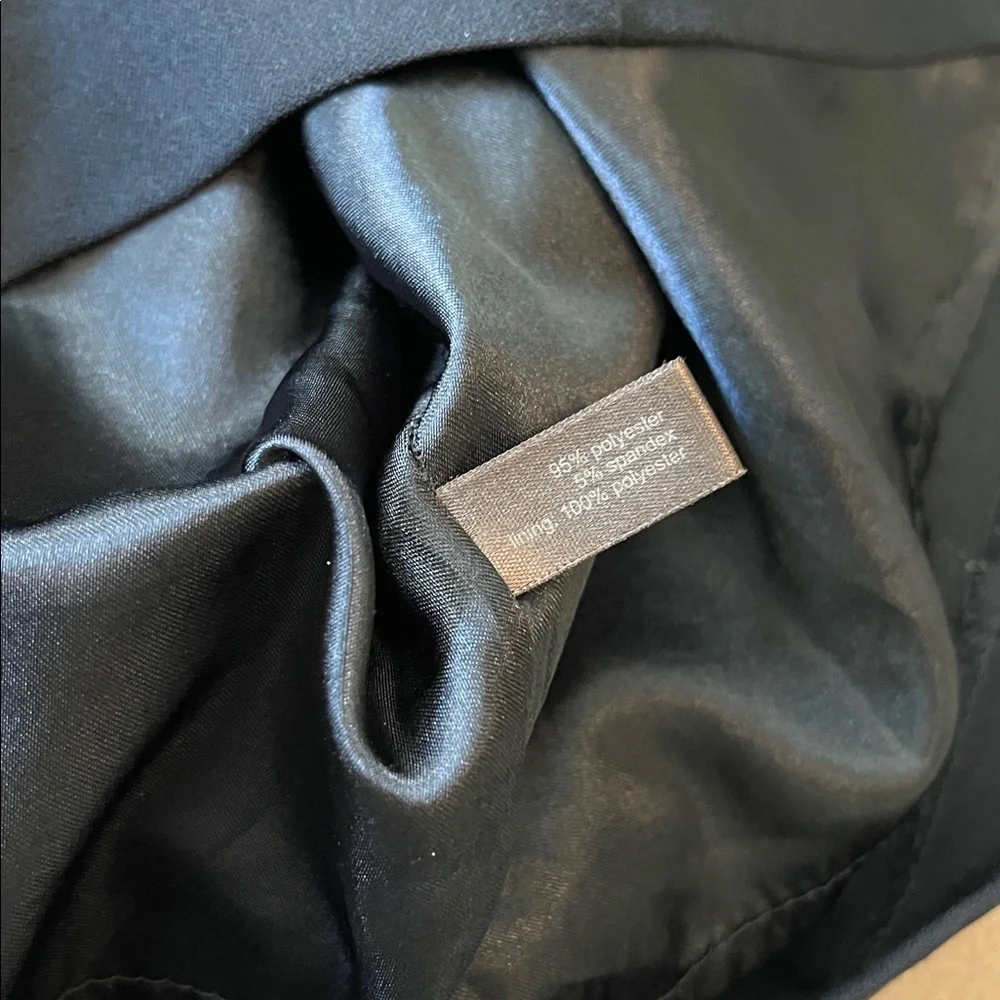 The Limited - Picture 10 of 10